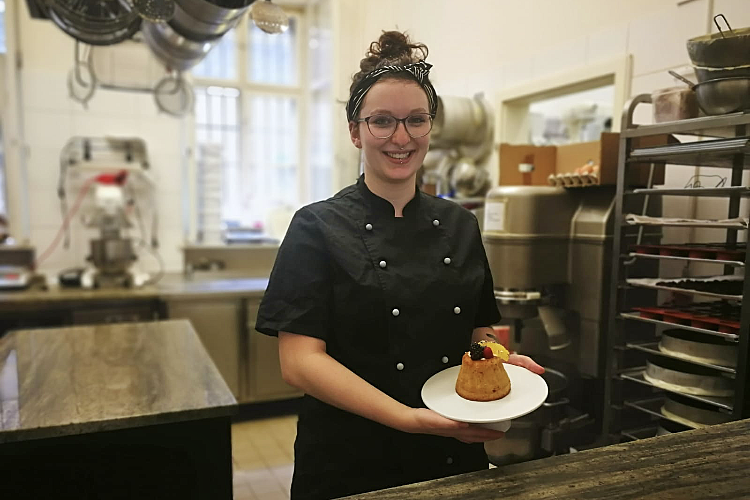 Hannah Mauritz. Konditormeisterin Hannah Mauritz arbeitet dank AFBG in der Selbstständigkeit.
